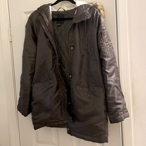 Cozy dark brown/green coat with fur